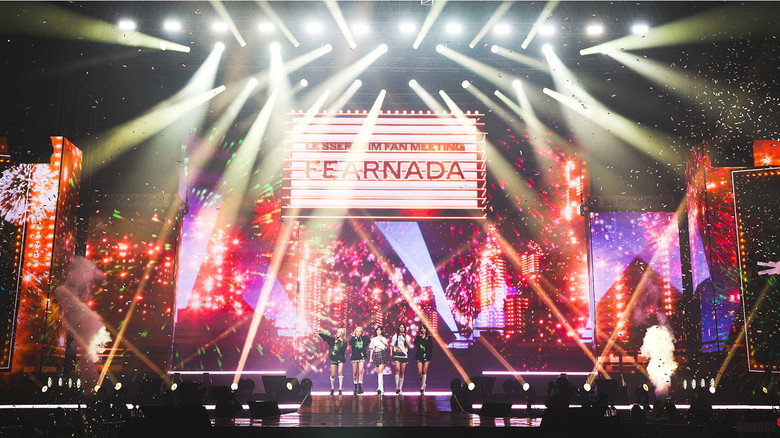 кадр из фильма LE SSERAFIM Fan Meeting [FEARNADA] 2024 S/S in Seoul