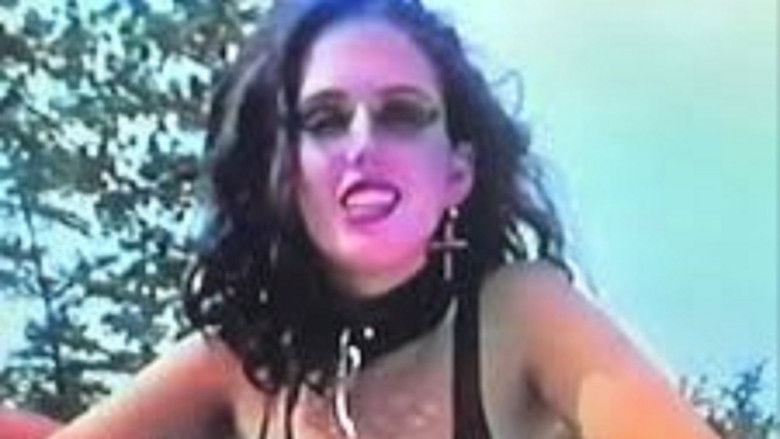 кадр из фильма Damselvis, Daughter of Helvis