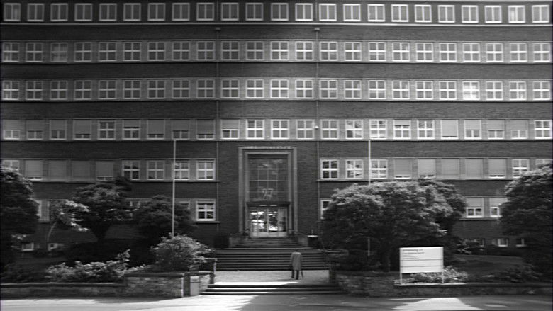 кадр из фильма Kopf in den Wolken