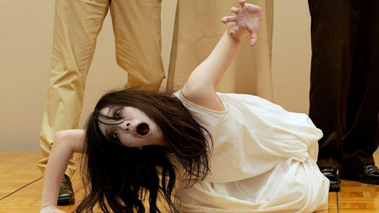 кадр из фильма 呪怨 劇場版