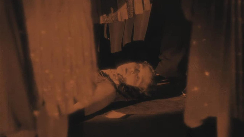 кадр из фильма Квартирант