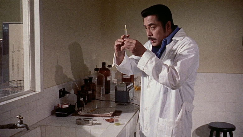 кадр из фильма Night of the Cobra Woman