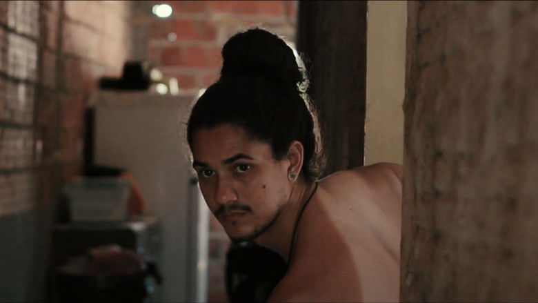 кадр из фильма Tem Alguém Na Minha Casa