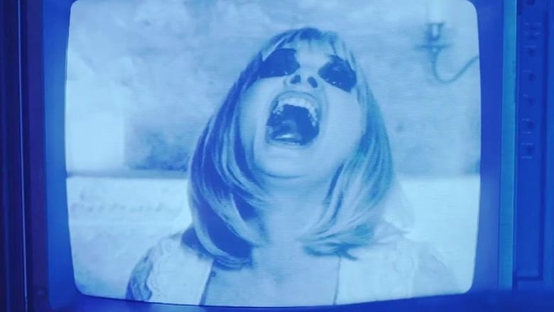 кадр из фильма За вратами