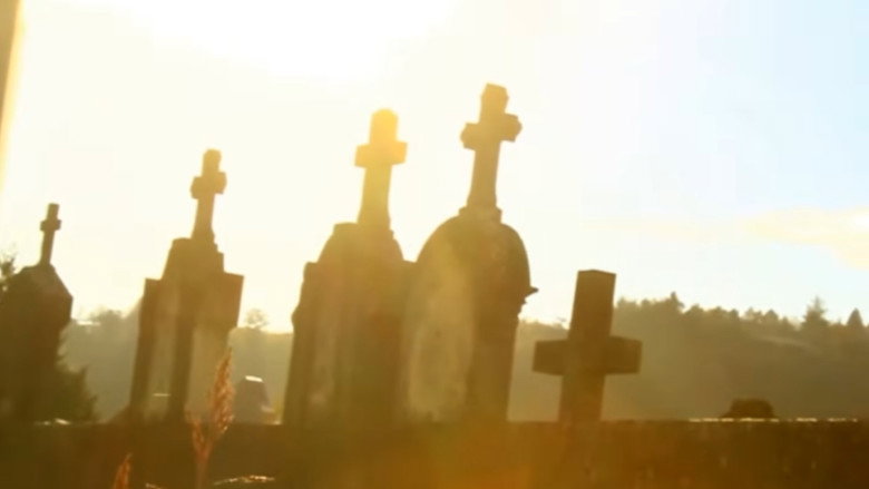 кадр из фильма The Cemetery of Sainte-Colombe