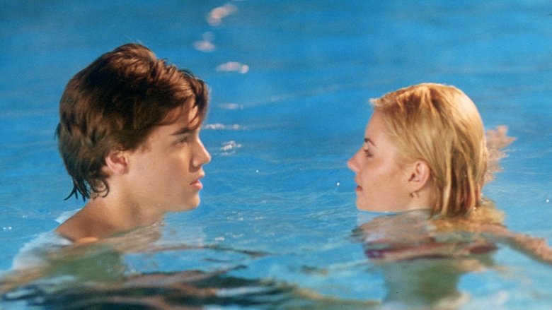 кадр из фильма Соседка