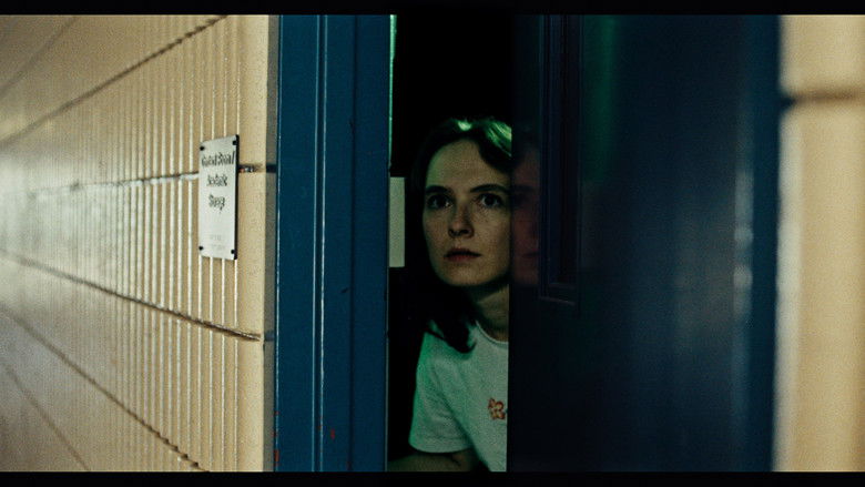 кадр из фильма Back to the Closet