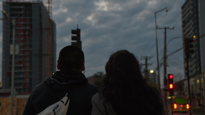 кадр из фильма Los niños sin tierra