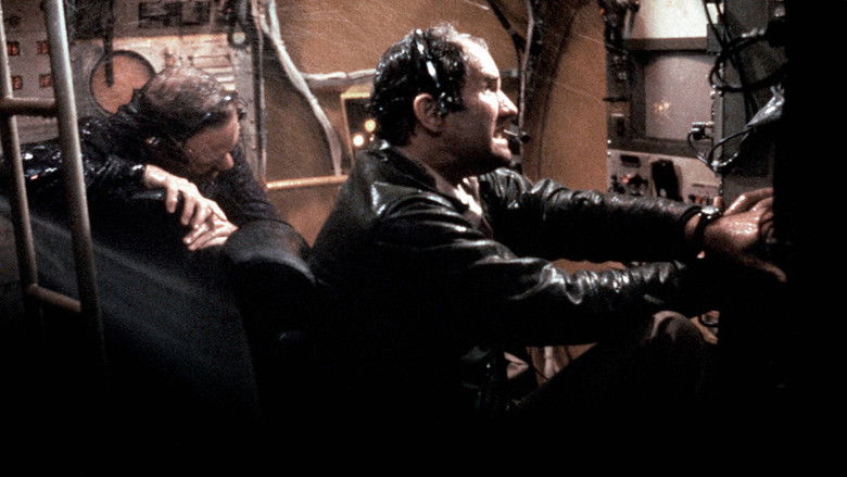 кадр из фильма Поднять Титаник