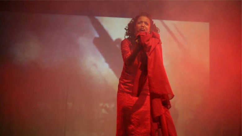 кадр из фильма Lolek, A Vida de São João Paulo II no Teatro Lauro Gomes