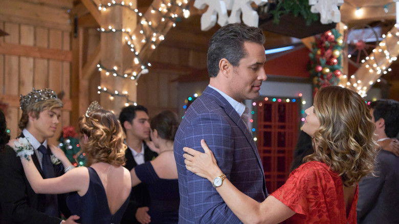 кадр из фильма Рождество дома