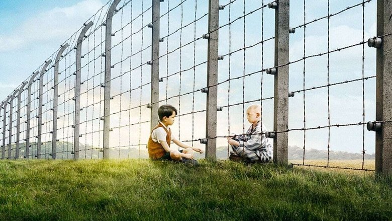 кадр из фильма Мальчик в полосатой пижаме