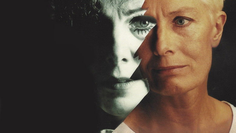 кадр из фильма Что случилось с Бэби Джейн?