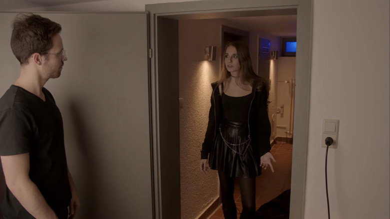 кадр из фильма 2025: Мир, который поработил вирус