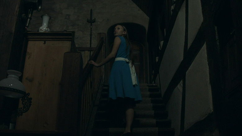 кадр из фильма Алиса: Темные времена