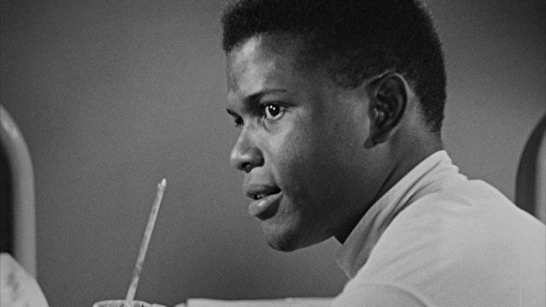 кадр из фильма Выхода нет