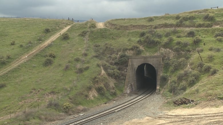 кадр из фильма From Bakersfield to Mojave