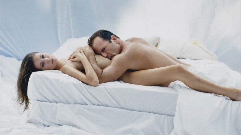 кадр из фильма Цвет ночи