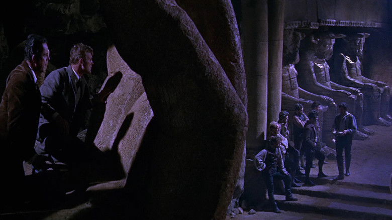 кадр из фильма Город в море