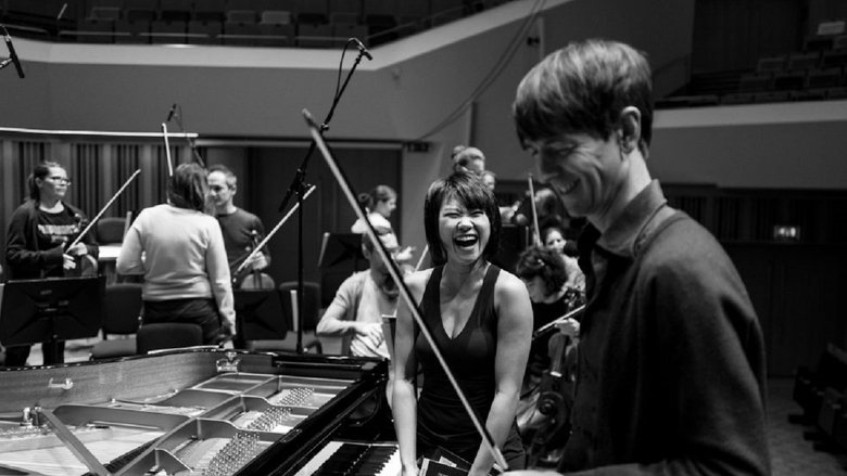 кадр из фильма Through the Eyes of Yuga Wang