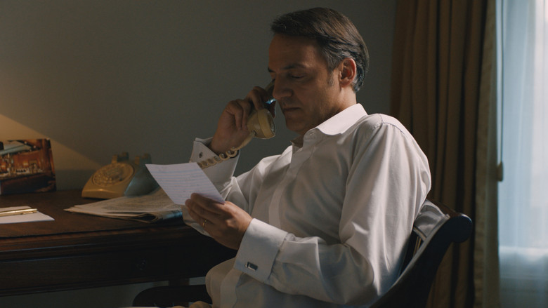 кадр из фильма Банкиры