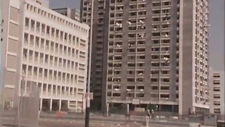 кадр из фильма Hong Kong, città di profughi