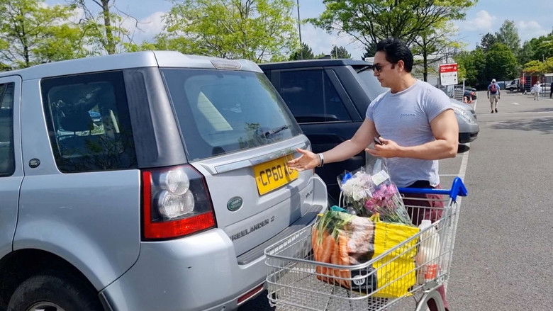 кадр из фильма Time doesn't wait for anyone