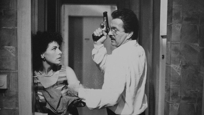 кадр из фильма Кошка