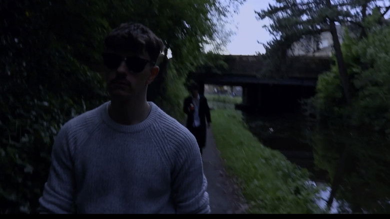 кадр из фильма Fangs For Nothing