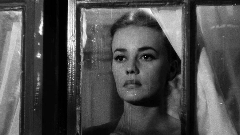 кадр из фильма Спиной к стене