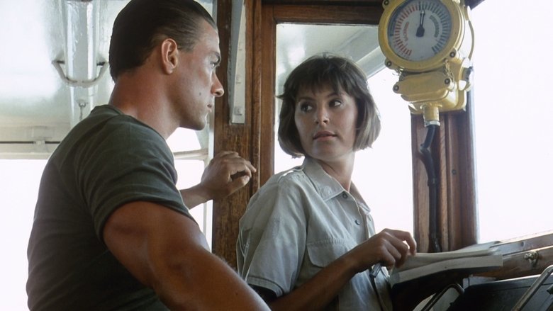 кадр из фильма Черный Орел