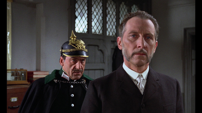 кадр из фильма Горгона