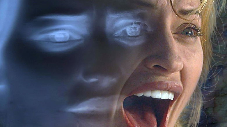 кадр из фильма Забытая во тьме