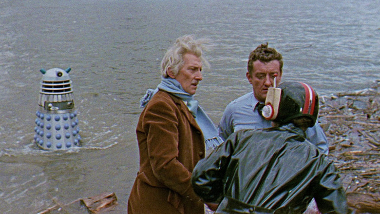 кадр из фильма Вторжение Далеков на Землю