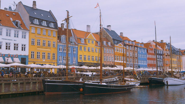 кадр из фильма Finding Hygge