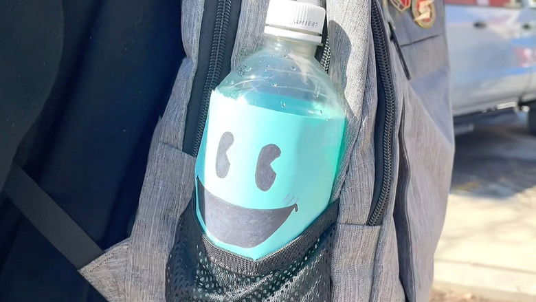 кадр из фильма The Water Bottle