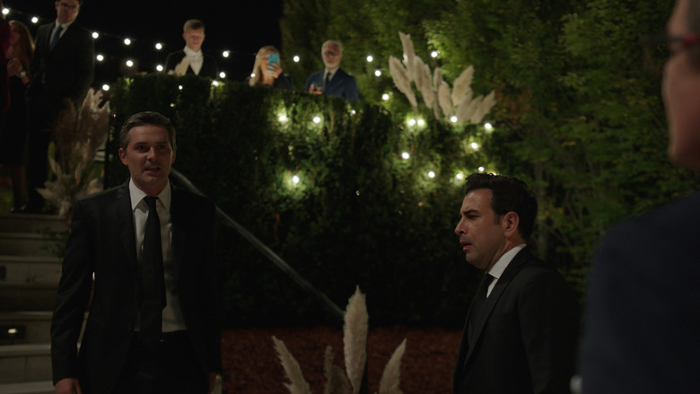 кадр из фильма Всё закончится здесь