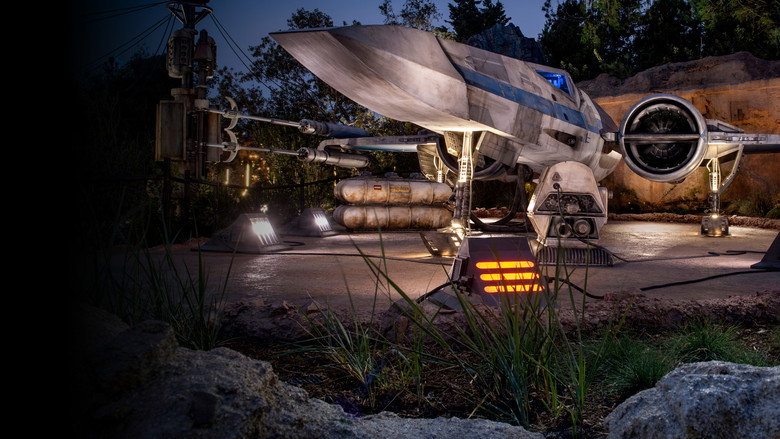 кадр из фильма Star Wars: Galaxy's Edge | Disneyland Resort