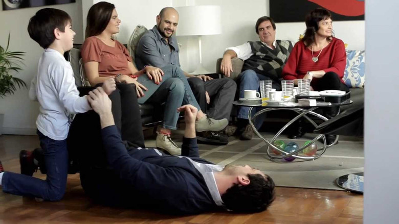 кадр из фильма Una familia gay