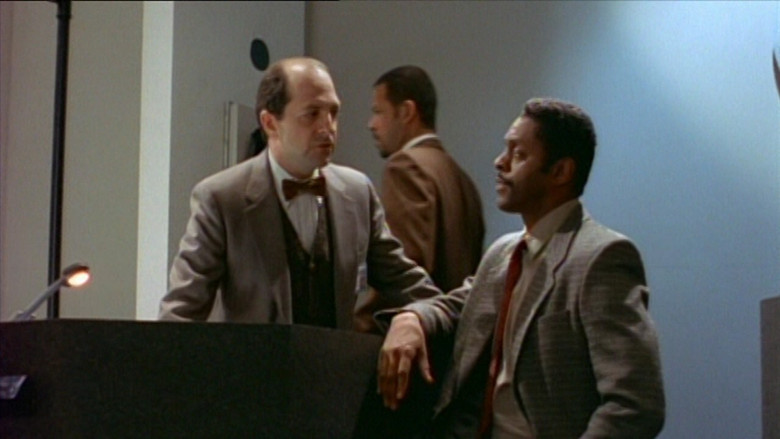 кадр из фильма Tidal Wave: No Escape