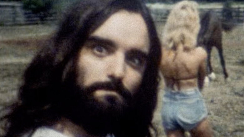 кадр из фильма The Manson Family