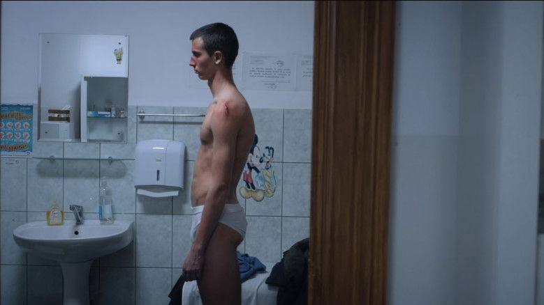 кадр из фильма E mai bine așa