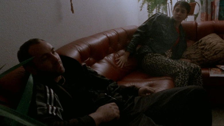 кадр из фильма Дилер