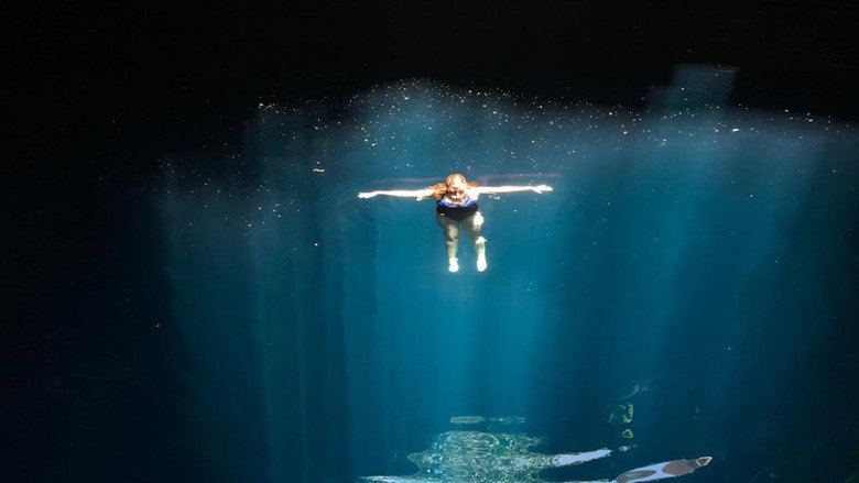 кадр из фильма セノーテ