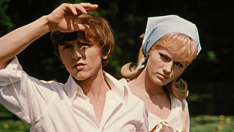 кадр из фильма Безумно грустная принцесса