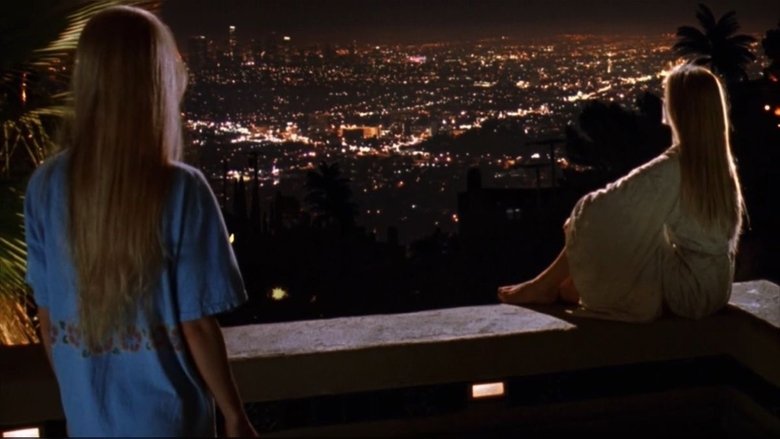 кадр из фильма Белый Олеандр