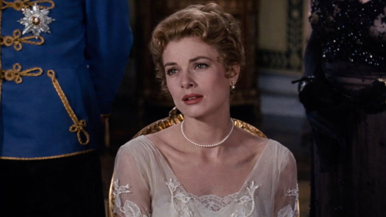 кадр из фильма Лебедь