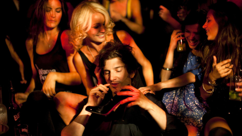 кадр из фильма Любовь живет три года