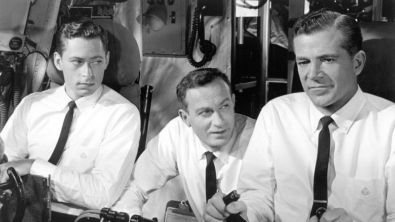 кадр из фильма The Crowded Sky