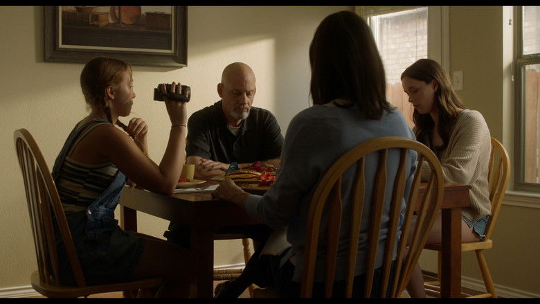 кадр из фильма She's Sunshine